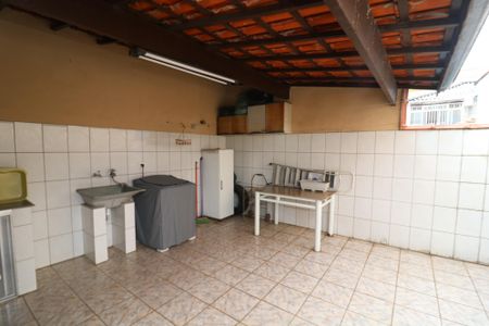 Casa à venda com 130m², 3 quartos e 1 vagaÁrea de Serviço