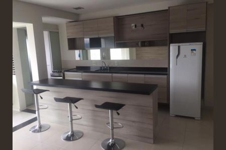 Cozinha de apartamento para alugar com 1 quarto, 52m² em Campo Belo, São Paulo