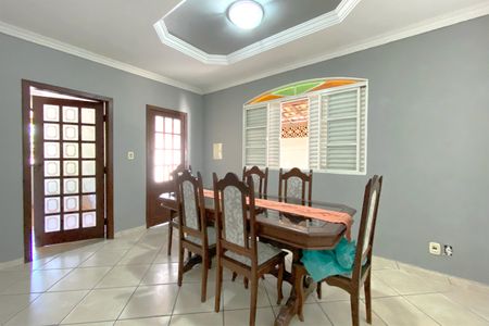 Sala de Jantar de casa à venda com 3 quartos, 240m² em Guarani, Belo Horizonte