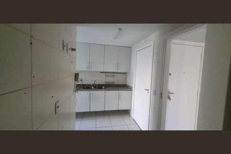 Apartamento à venda com 97m², 4 quartos e 2 vagas Apartamento à venda com 97m², 4 quartos e 2 vagasCozinha