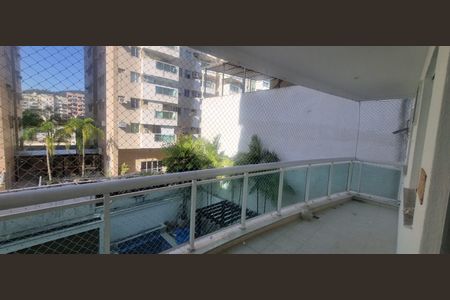Apartamento à venda com 97m², 4 quartos e 2 vagas Apartamento à venda com 97m², 4 quartos e 2 vagasVista
