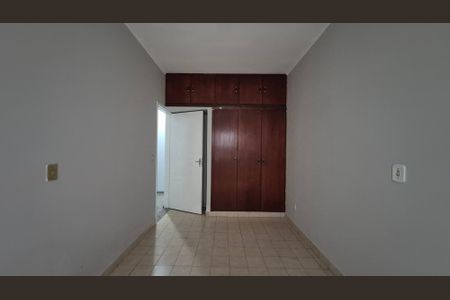 Casa para alugar com 173m², 3 quartos e 4 vagas Casa para alugar com 173m², 3 quartos e 4 vagasQuarto 2