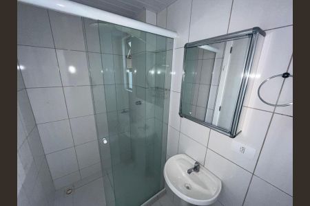 Banheiro Social de apartamento para alugar com 3 quartos, 55m² em Santa Cândida, Curitiba