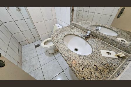 Banheiro Social de apartamento para alugar com 2 quartos, 60m² em Jardim das Esmeraldas, Goiânia