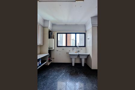 Apartamento para alugar com 400m², 4 quartos e 4 vagas Apartamento para alugar com 400m², 4 quartos e 4 vagasÁrea de Serviço