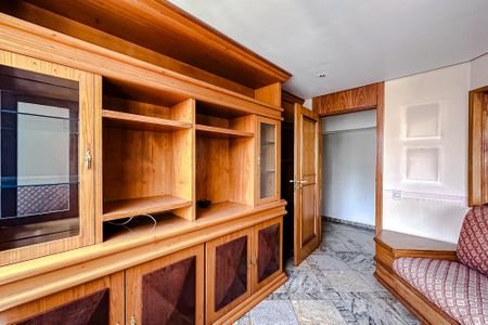 Apartamento para alugar com 400m², 4 quartos e 4 vagas Apartamento para alugar com 400m², 4 quartos e 4 vagasSala de TV