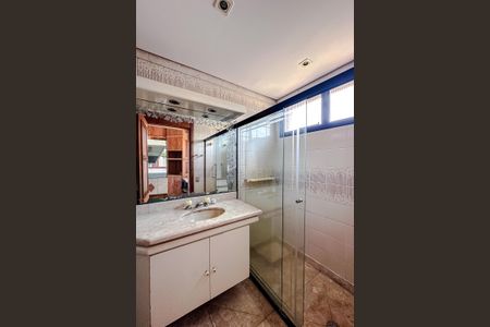 Apartamento para alugar com 400m², 4 quartos e 4 vagas Apartamento para alugar com 400m², 4 quartos e 4 vagasBanheiro da Suíte 4