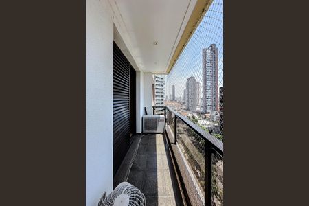 Apartamento para alugar com 400m², 4 quartos e 4 vagas Apartamento para alugar com 400m², 4 quartos e 4 vagasVaranda da Suíte 1