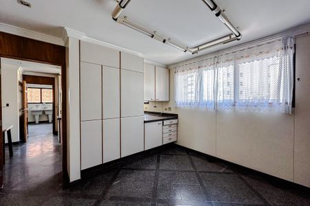 Apartamento para alugar com 400m², 4 quartos e 4 vagas Apartamento para alugar com 400m², 4 quartos e 4 vagasCopa