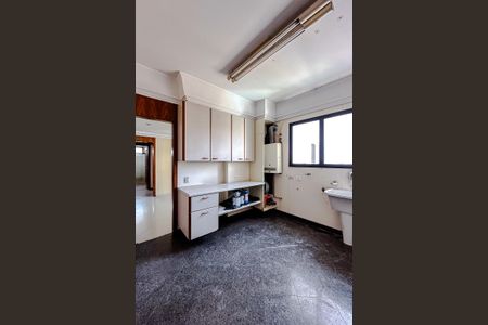 Apartamento para alugar com 400m², 4 quartos e 4 vagas Apartamento para alugar com 400m², 4 quartos e 4 vagasÁrea de Serviço