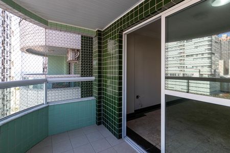 Apartamento para alugar com 168m², 3 quartos e 2 vagas Apartamento para alugar com 168m², 3 quartos e 2 vagasVaranda