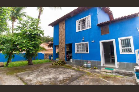 Casa à venda com 359m², 4 quartos e 2 vagasFachada
