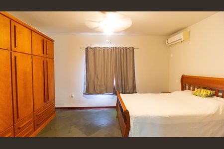 Casa à venda com 359m², 4 quartos e 2 vagasSuíte 1