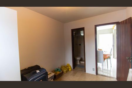 Casa à venda com 359m², 4 quartos e 2 vagasSuíte 2