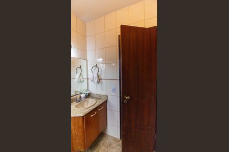 Casa à venda com 359m², 4 quartos e 2 vagasBanheiro da Suíte 1