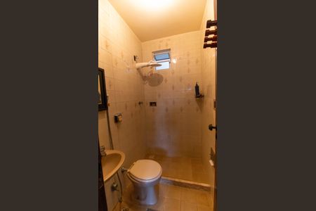 Casa à venda com 359m², 4 quartos e 2 vagasBanheiro da Suíte 2