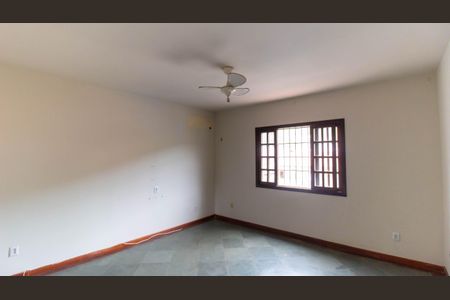 Casa à venda com 359m², 4 quartos e 2 vagasQuarto 1