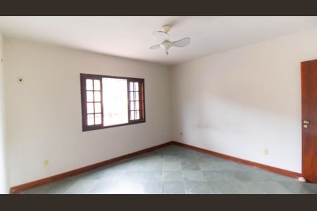 Casa à venda com 359m², 4 quartos e 2 vagasQuarto 1