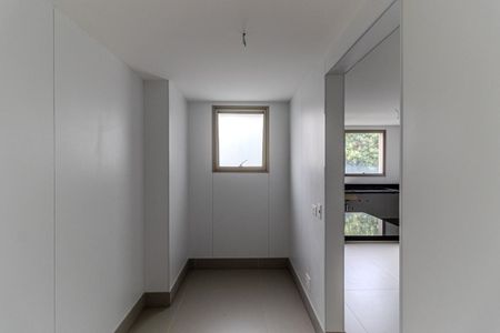 Apartamento à venda com 389m², 4 quartos e 6 vagas Apartamento à venda com 389m², 4 quartos e 6 vagasDespensa