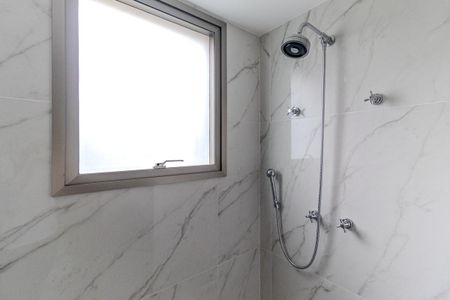 Apartamento à venda com 389m², 4 quartos e 6 vagas Apartamento à venda com 389m², 4 quartos e 6 vagasBanheiro 1 da Suíte 3