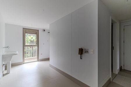 Apartamento à venda com 389m², 4 quartos e 6 vagas Apartamento à venda com 389m², 4 quartos e 6 vagasÁrea de Serviço