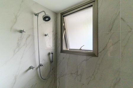 Apartamento à venda com 389m², 4 quartos e 6 vagas Apartamento à venda com 389m², 4 quartos e 6 vagasBanheiro 2 da Suíte 3