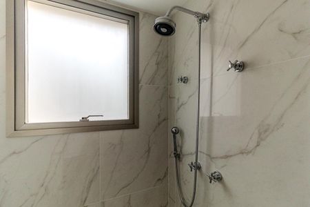 Apartamento à venda com 389m², 4 quartos e 6 vagas Apartamento à venda com 389m², 4 quartos e 6 vagasBanheiro da Suíte 4