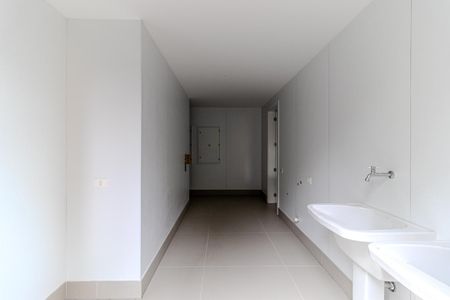 Apartamento à venda com 389m², 4 quartos e 6 vagas Apartamento à venda com 389m², 4 quartos e 6 vagasÁrea de Serviço