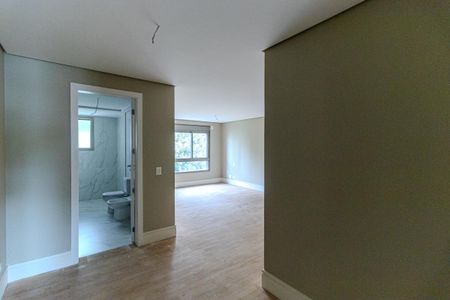 Apartamento à venda com 389m², 4 quartos e 6 vagas Apartamento à venda com 389m², 4 quartos e 6 vagasSuíte 3