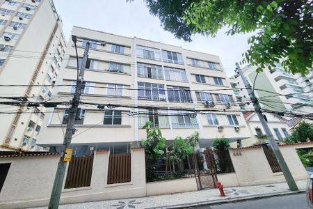 Apartamento à venda com 90m², 3 quartos e 1 vagaFachada 
