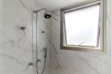 Apartamento à venda com 388m², 4 quartos e 6 vagasBanheiro da Suíte 4