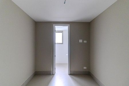 Apartamento à venda com 388m², 4 quartos e 6 vagasQuarto de Serviço