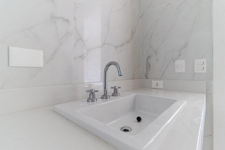 Apartamento à venda com 388m², 4 quartos e 6 vagasBanheiro da Suíte 1