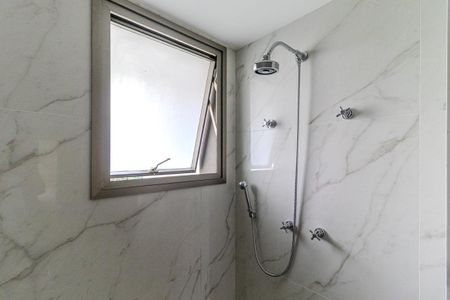 Apartamento à venda com 388m², 4 quartos e 6 vagasBanheiro 2 da Suíte 3