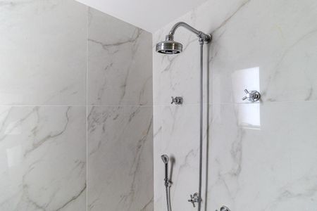 Apartamento à venda com 388m², 4 quartos e 6 vagasBanheiro da Suíte 1