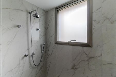 Apartamento à venda com 388m², 4 quartos e 6 vagasBanheiro 1 da Suíte 3