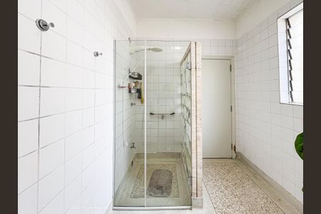 Casa à venda com 180m², 4 quartos e 2 vagasBanheiro 2