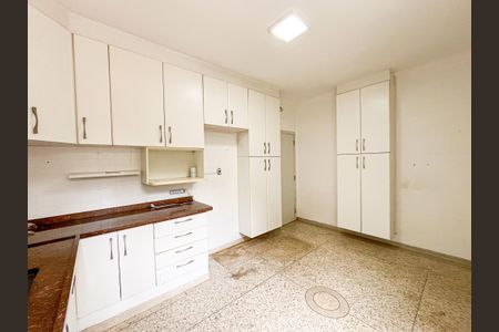 Casa à venda com 180m², 4 quartos e 2 vagasCozinha