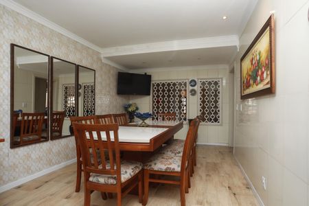 Casa para alugar com 290m², 4 quartos e 7 vagas Casa para alugar com 290m², 4 quartos e 7 vagasCopa