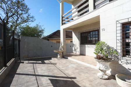 Casa para alugar com 290m², 4 quartos e 7 vagas Casa para alugar com 290m², 4 quartos e 7 vagasFachada da casa