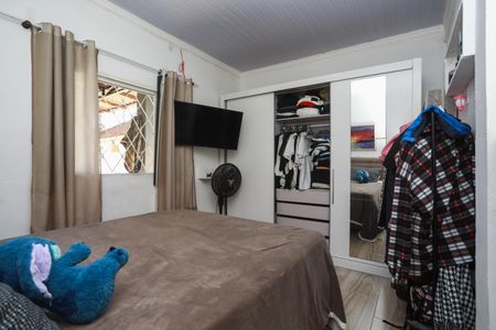 Casa para alugar com 290m², 4 quartos e 7 vagas Casa para alugar com 290m², 4 quartos e 7 vagasFundos edícula - Quarto