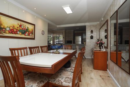 Casa para alugar com 290m², 4 quartos e 7 vagas Casa para alugar com 290m², 4 quartos e 7 vagasCopa