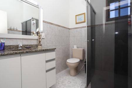 Casa para alugar com 290m², 4 quartos e 7 vagas Casa para alugar com 290m², 4 quartos e 7 vagasBanheiro da Suite 3