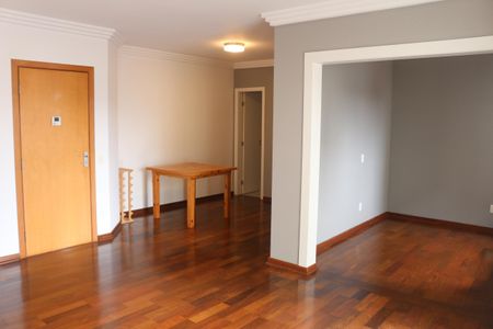 Apartamento à venda com 117m², 3 quartos e 2 vagasSala