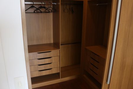 Apartamento à venda com 117m², 3 quartos e 2 vagasCloset da suíte 1