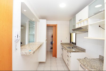 Apartamento à venda com 90m², 3 quartos e 2 vagasCozinha