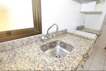 Apartamento à venda com 90m², 3 quartos e 2 vagasCozinha