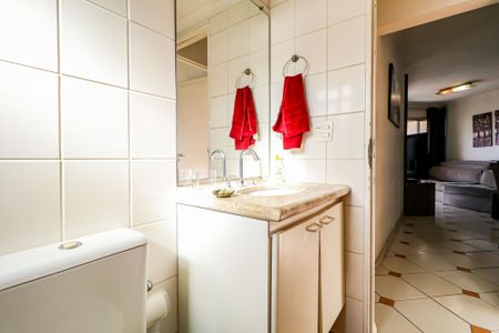 Apartamento à venda com 86m², 3 quartos e 3 vagas Apartamento à venda com 86m², 3 quartos e 3 vagasBanheiro social