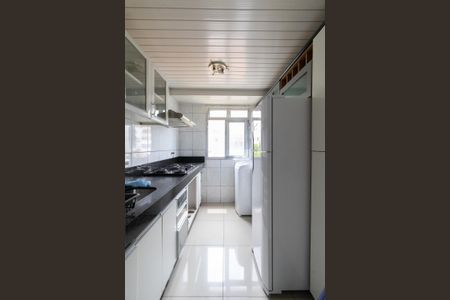 Apartamento à venda com 42m², 2 quartos e 1 vaga Apartamento à venda com 42m², 2 quartos e 1 vagaCozinha e Área de Serviço