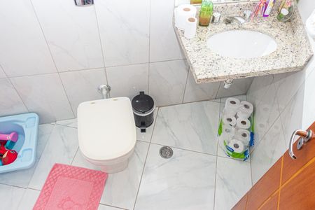 Casa à venda com 80m², 3 quartos e 2 vagasBanheiro da Suíte 1